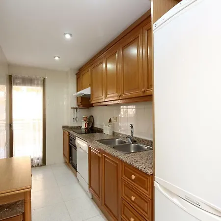 Apartamento In With 3 Bedrooms And 2 Bathrooms. *