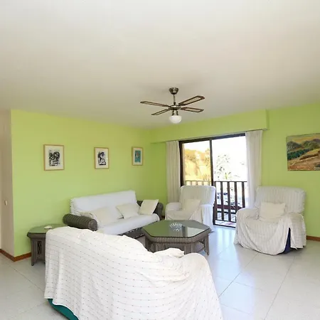Apartamento In With 3 Bedrooms And 2 Bathrooms. *
