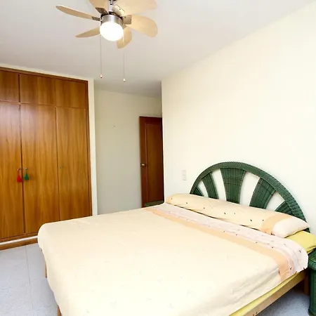 In With 3 Bedrooms And 2 Bathrooms. Calpe